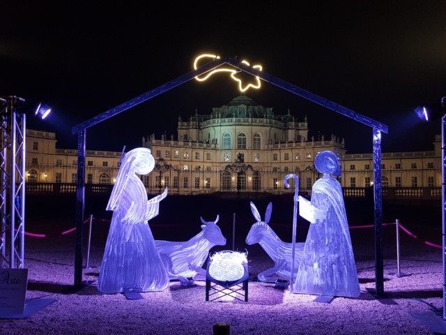 Uova di struzzo nella Palazzina di Caccia di Stupinigi